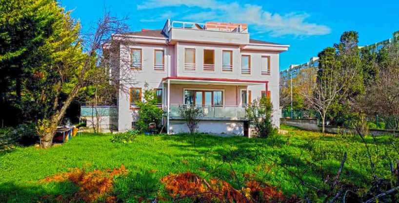 Luxury Sea View Villa in Beylikdüzü