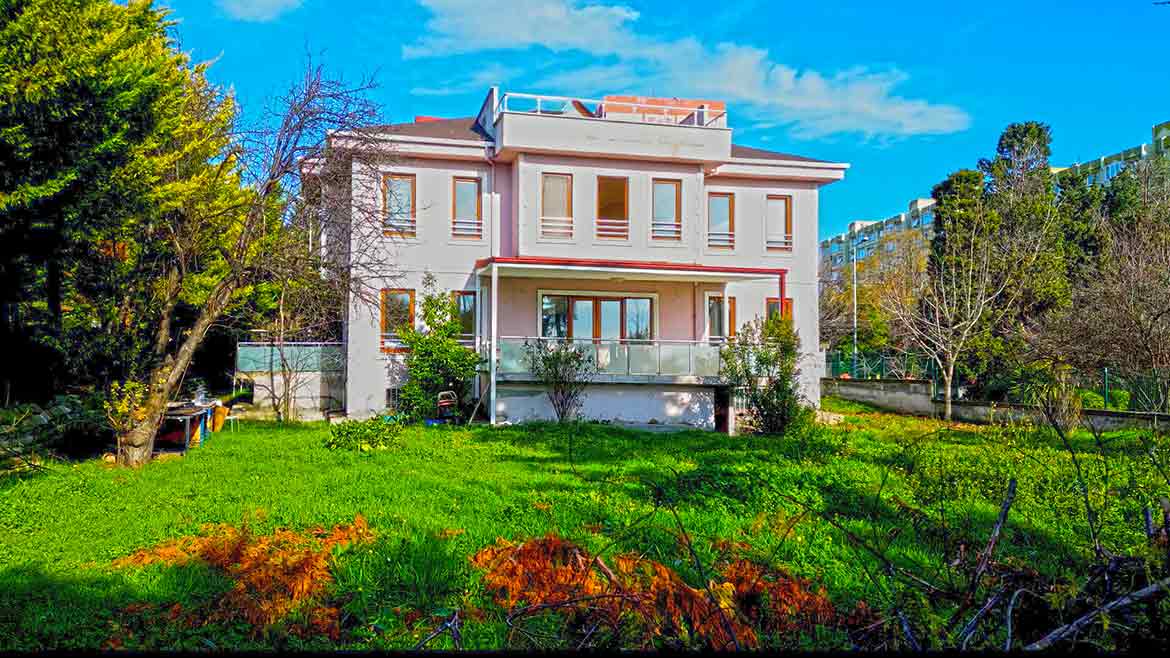 Luxury Sea View Villa in Beylikdüzü | Spacious Family Living in Istanbul