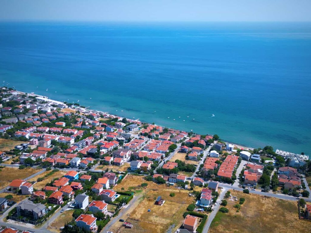 Silivri Cumhuriyet’te 1.640 m² Villa Bölgesi Konut İmarlı Arsa