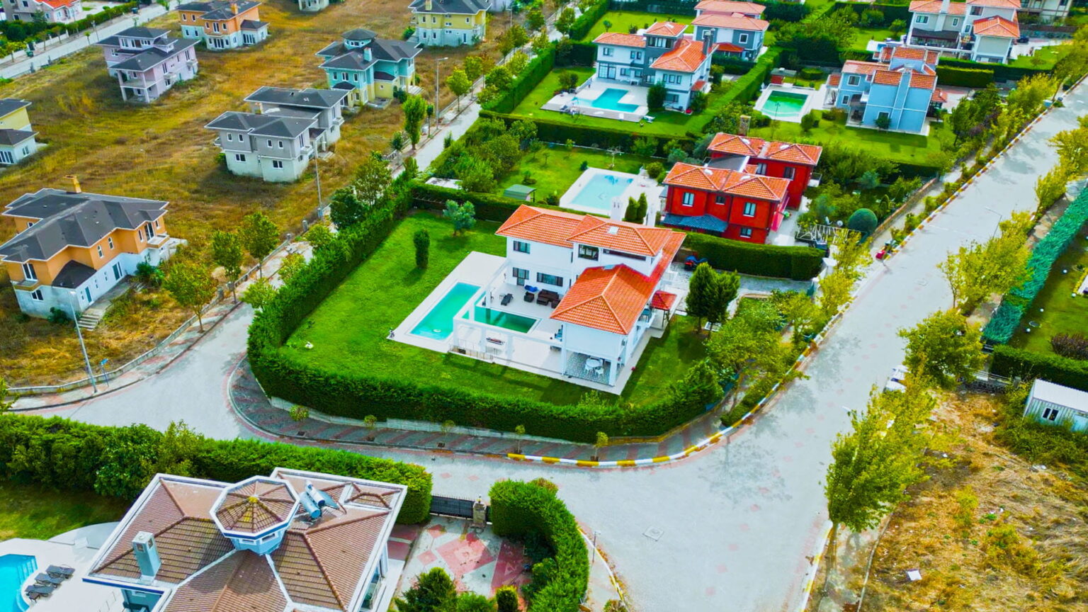 Move-In Ready Corner Villa for Sale in Tepekent, Büyükçekmece — 3
