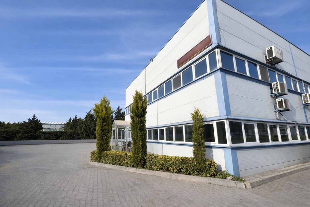 Silivri Büyük Kılıçlı’da 3.700 m² İçinde Satılık Fabrika + Depo