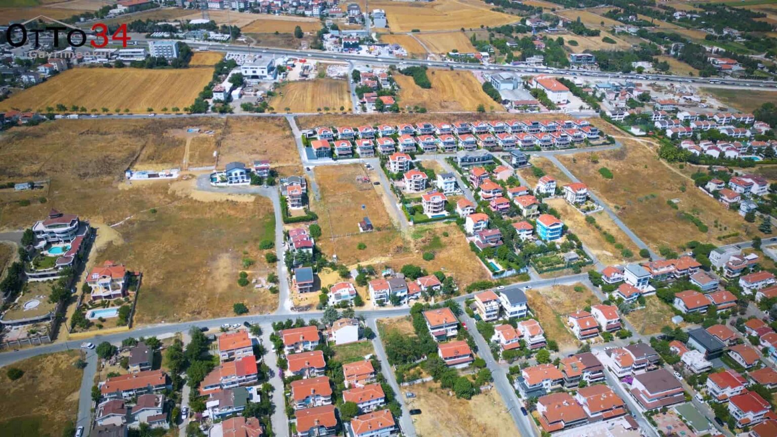 1,640 m² Residential-Zoned Land in a Villa Area of Silivri Cumhuriyet — 3