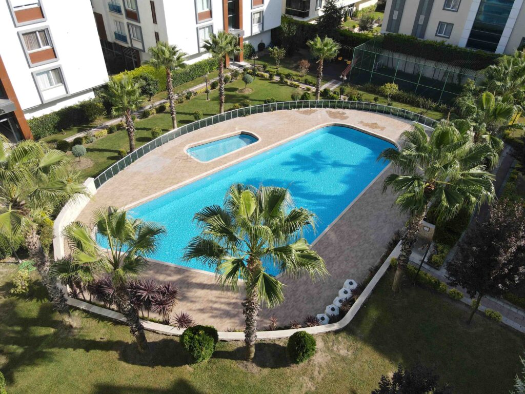 Beylikdüzü Dora Park 1’de Satılık 3+1 Bahçe Katı Villa