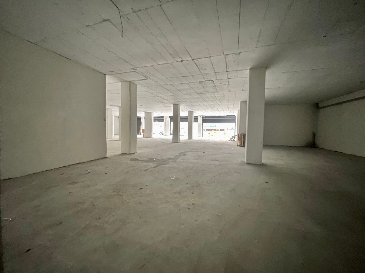 Esenyurt Almina Tower’da Tır Kamyon Yanaşan Tek Kat Düzayak Dükkan & Depo — 5
