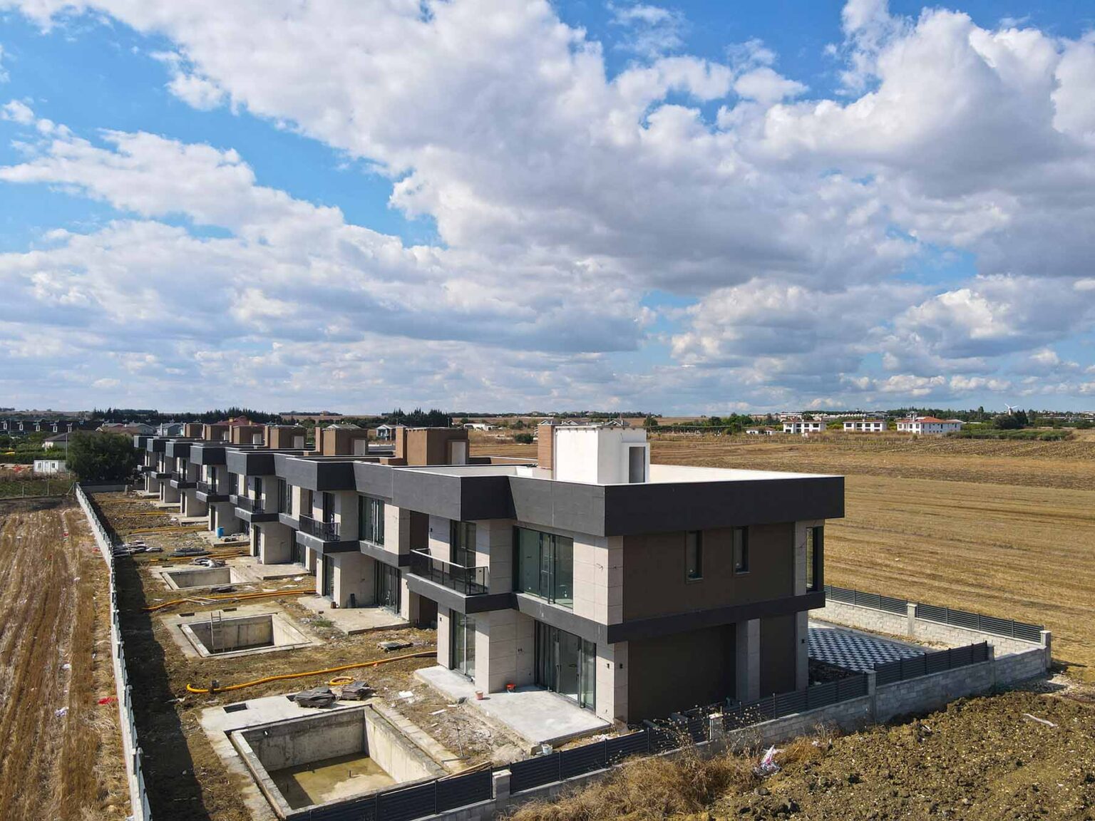 Silivri Kavaklı Butik Sitede Havuzlu 6+1 Müstakil Villa — 6