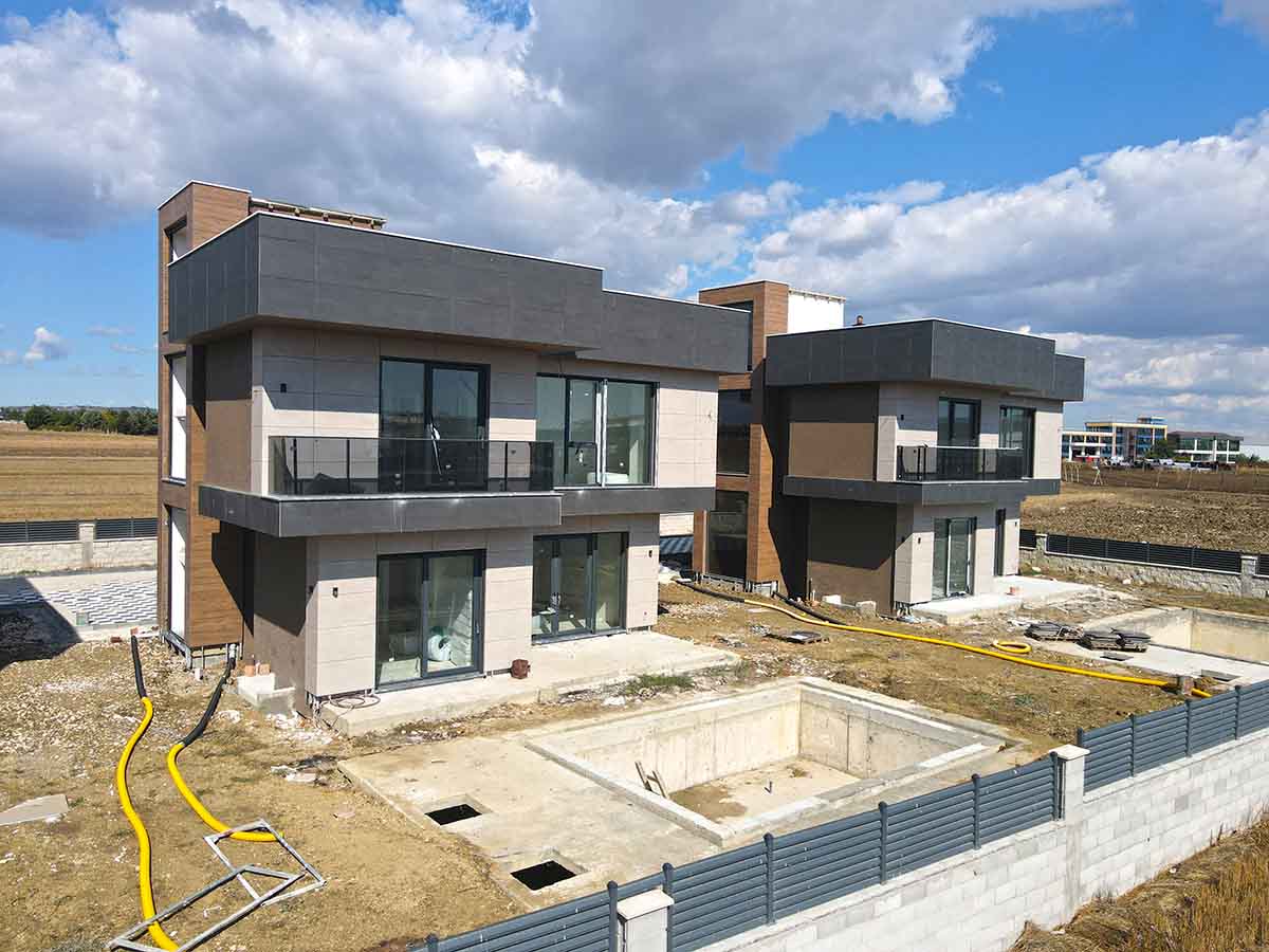 Silivri Kavaklı Butik Sitede Havuzlu 6+1 Müstakil Villa
