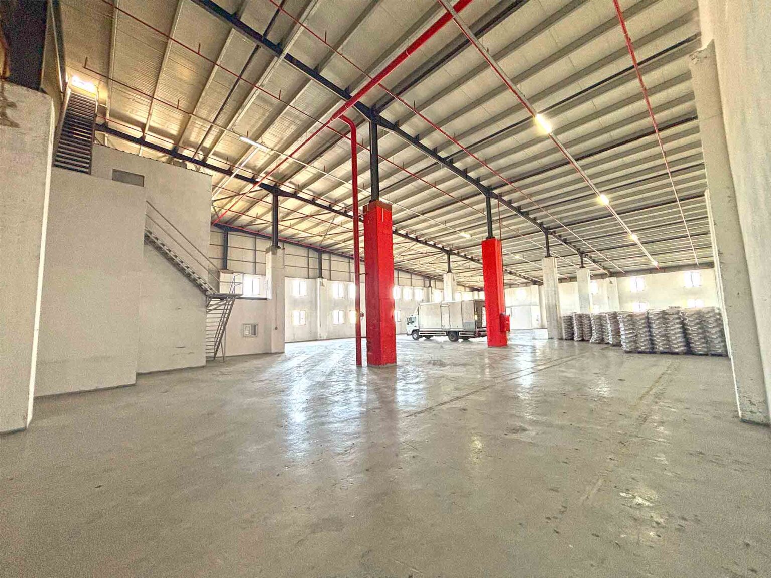 Esenyurt Reba & Soylu İş Merkezi’nde 2.250 m² Satılık Dükkan — 3